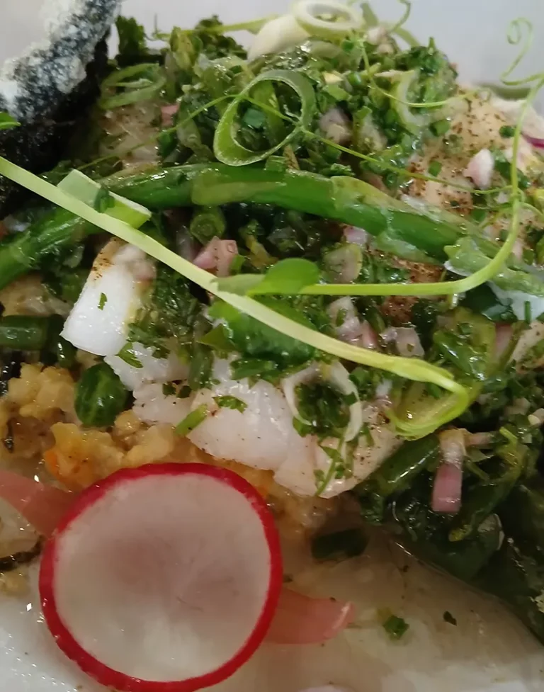 Cabillaud rôti, tartare de légumes et Salicorne, risotto de boulgour