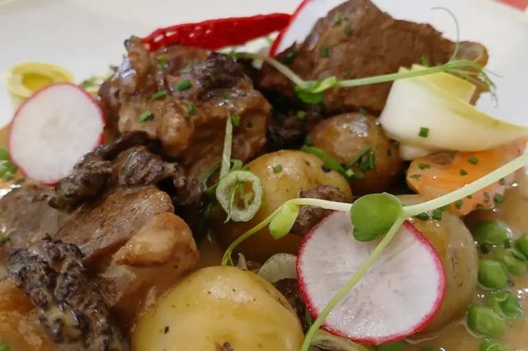 Paleron de veau aux petits légumes et Morilles façon blanquette