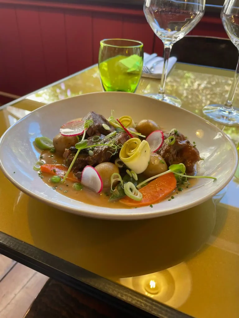 Paleron de veau aux petits légumes et Morilles façon blanquette