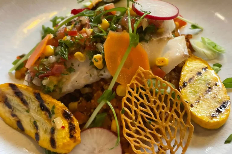 Pêche du jour, quinoa & tartare de légumes