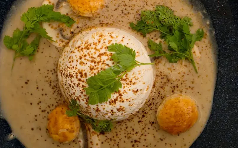 Velouté de champignons et cèpes, espuma à l’arabica