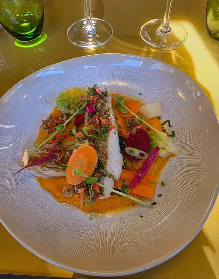 Pêche du jour, Pulpe de patate douce, sauce chien