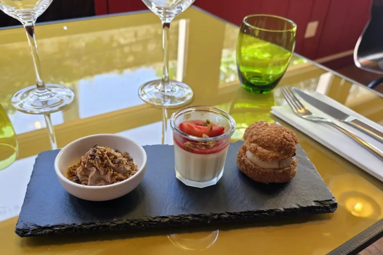 Café gourmand Maison : Ganache chocolat, Panna cotta, chou