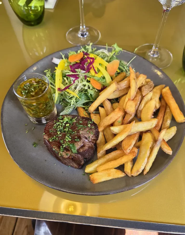 Filet de bœuf grillé, sauce chimichuri maison au Steinway à Quimper