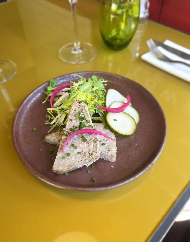 Terrine de cochon maison au Steinway, restaurant Français à Quimper