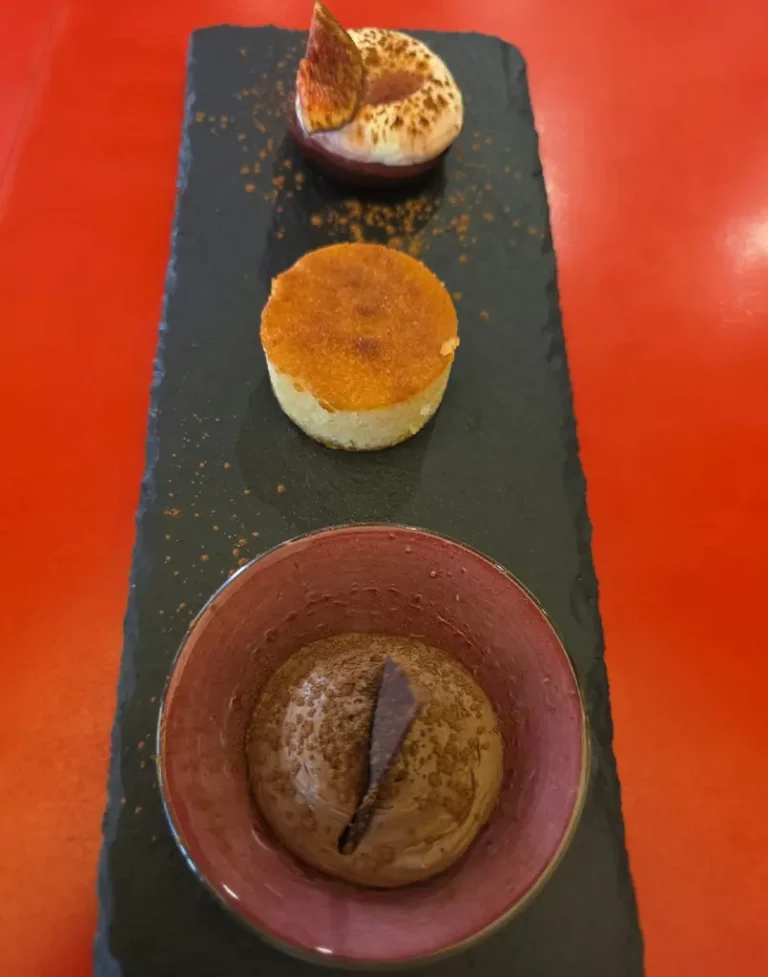 Café gourmand Maison : Ganache chocolat, figue rôtie, financier